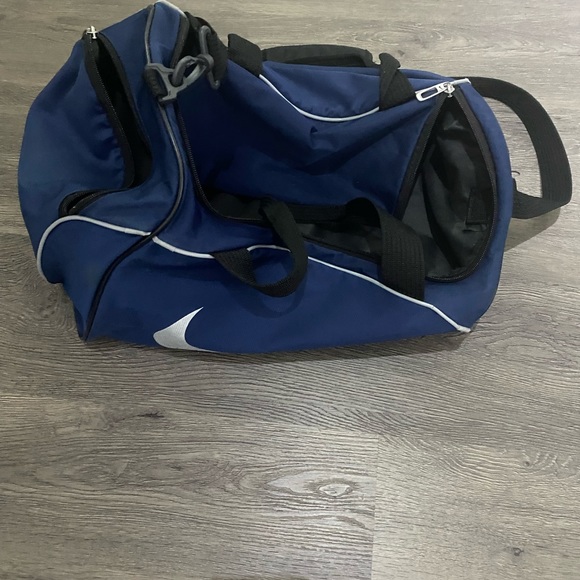 Mens Nike Sports Duffel Bag for sale ‼️ - Picture 4 of 7